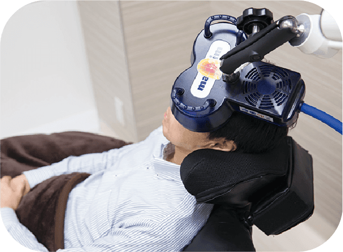 脳に磁気刺激を与えてうつ症状を改善