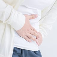生理前のPMS・PMDDはうつ病の一種?その症状やチェック方法を解説