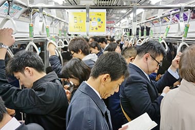 満員電車のストレスで心身の負担を感じる方へ