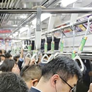 満員電車のストレス原因と対処法