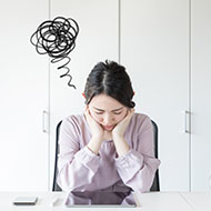 「心が疲れた」「何もしたくない」と感じたときは?原因と対処法