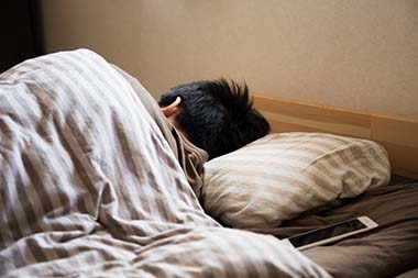 ひたすら寝てしまうのはうつ病?それとも過眠症?