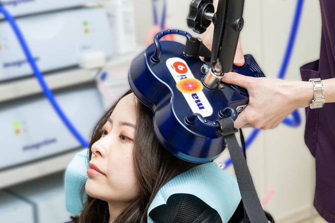 薬に頼らない治療 TMS治療(磁気刺激治療) TMS｜ティーエムエス